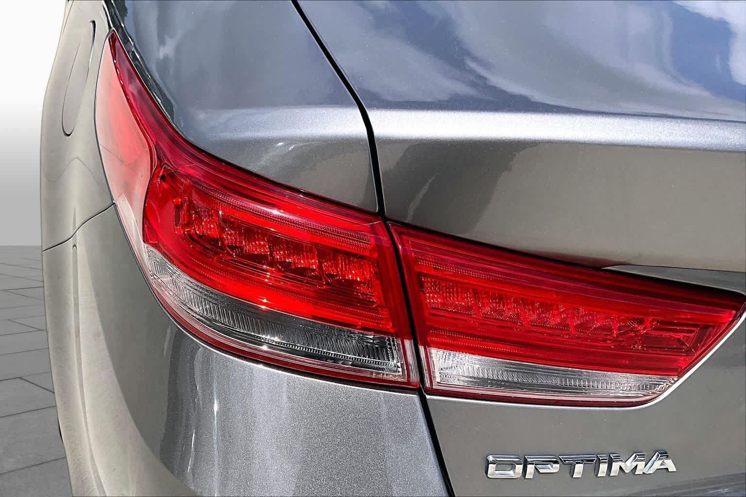 Used 2016 Kia Optima EX FWD image 25