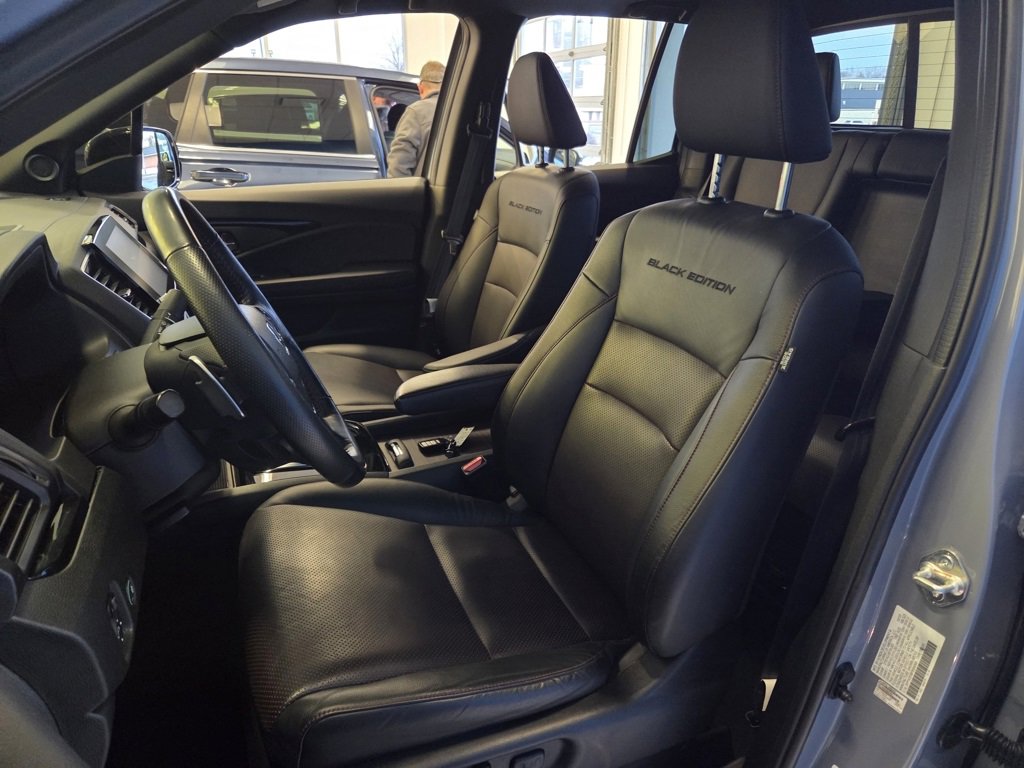 Used 2023 Honda Ridgeline Black Edition image 14