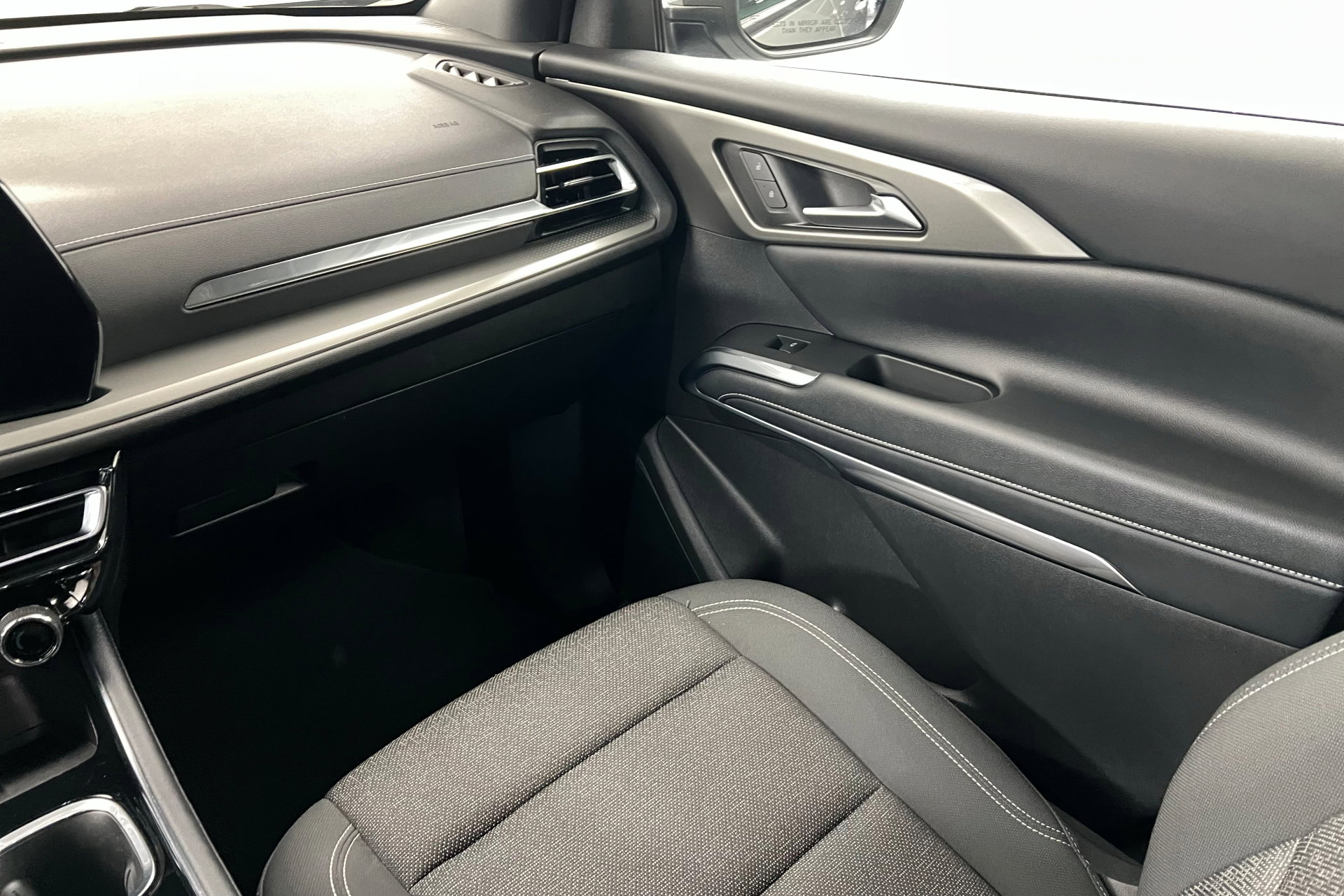 Certified 2025 Chevrolet Traverse LT image 11