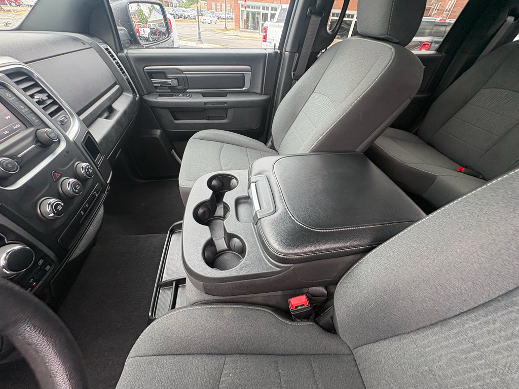 Used 2024 RAM 1500 Warlock AWD/4WD image 13