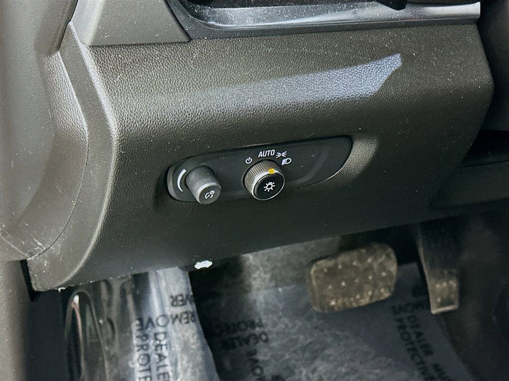 Used 2023 Chevrolet Traverse LT image 16