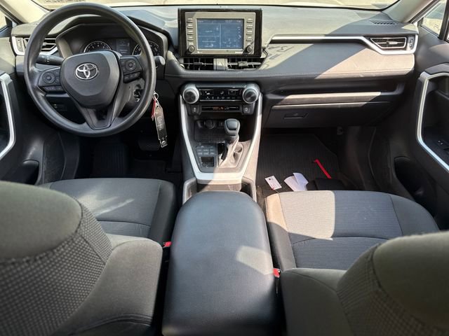 Used 2022 Toyota RAV4 LE AWD/4WD image 18