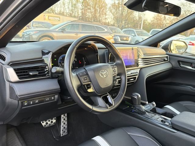 Used 2025 Toyota Camry SE image 10