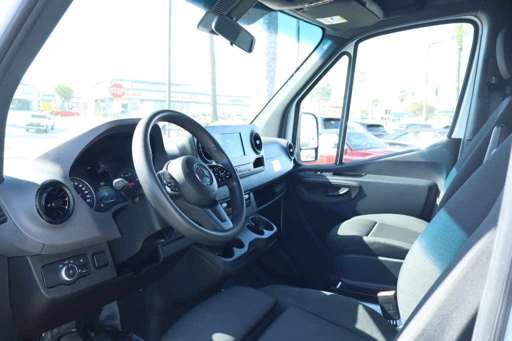 Used 2024 Mercedes-Benz Sprinter 2500 image 17