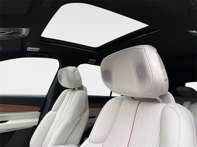 New 2026 Cadillac Vistiq Sport image 20