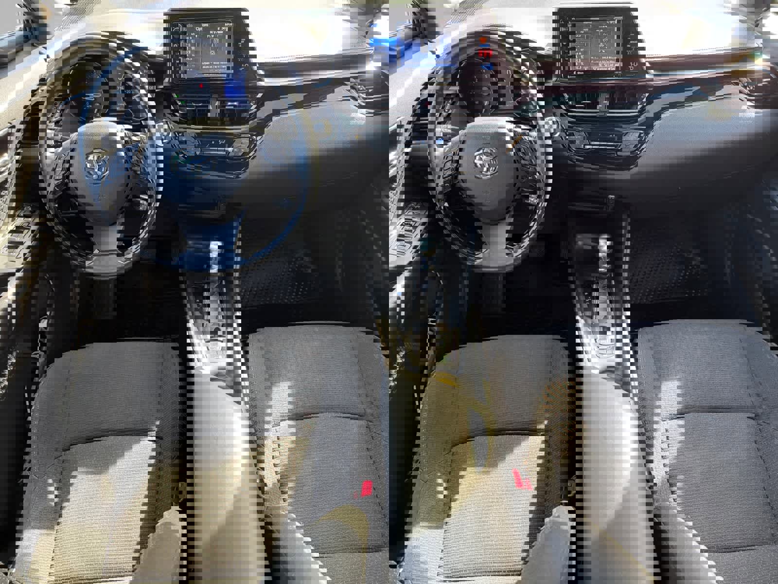 Used 2018 Toyota C-HR XLE image 11