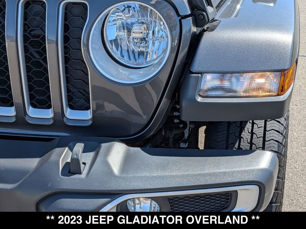 Used 2023 Jeep Gladiator Overland AWD/4WD image 16