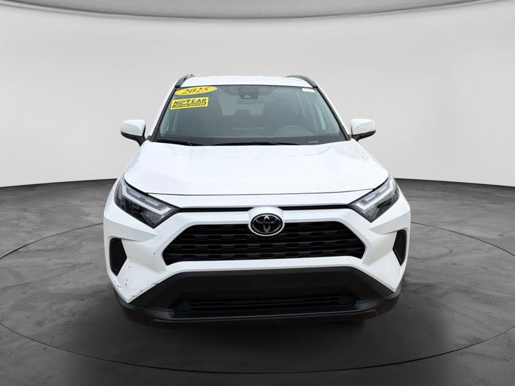 Used 2025 Toyota RAV4 XLE FWD image 3