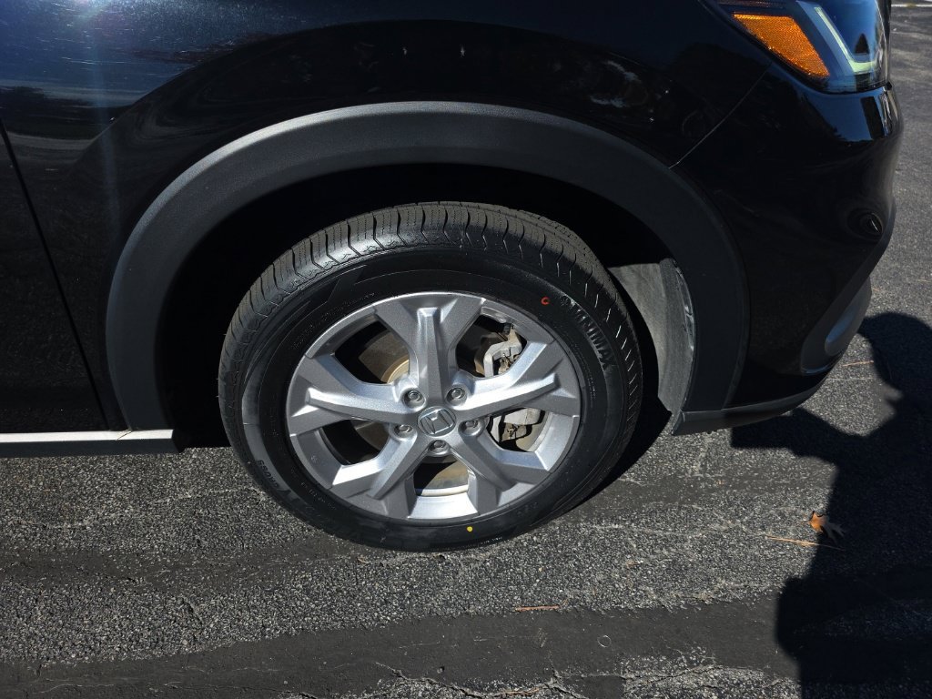 Used 2025 Honda HR-V LX image 9