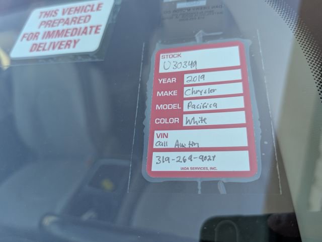 Used 2019 Chrysler Pacifica Limited FWD image 35