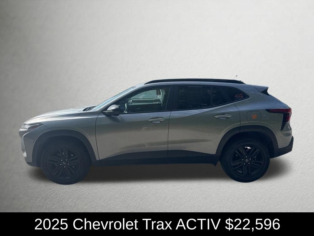 Used 2025 Chevrolet Trax ACTIV w/ Sunroof Package FWD image 6