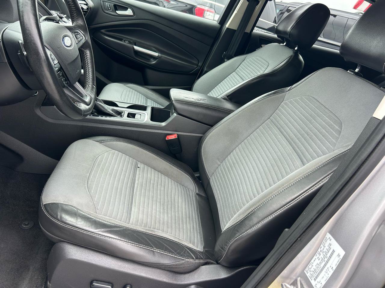 Used 2017 Ford Escape Titanium FWD image 6