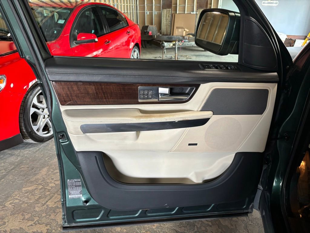 Used 2011 Land Rover Range Rover Sport HSE LUX image 9