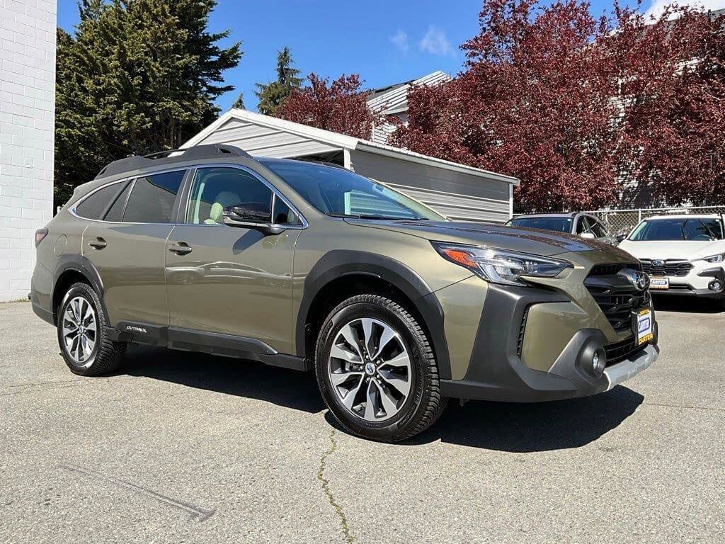 Used 2023 Subaru Outback Limited XT image 2