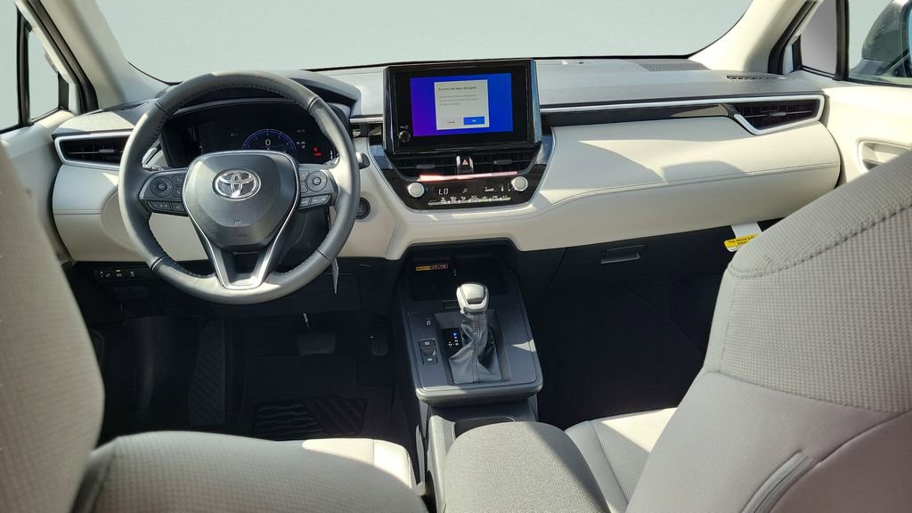 Used 2026 Toyota Corolla Cross LE FWD image 11