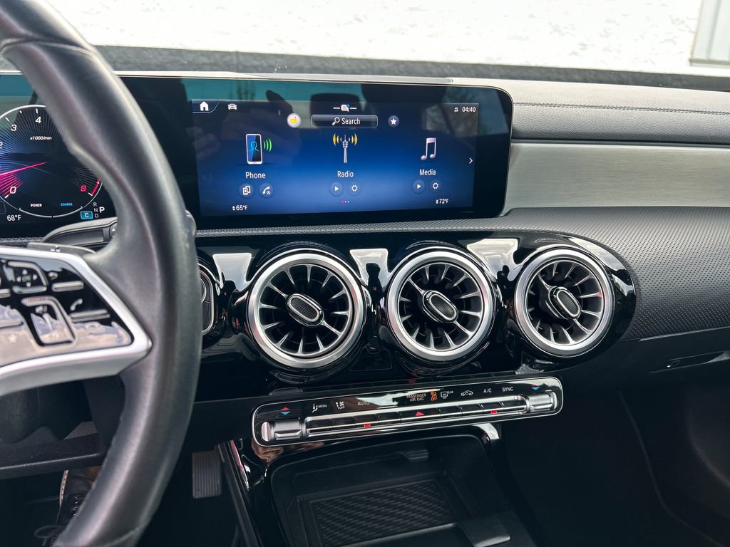Used 2025 Mercedes-Benz CLA 250 image 9