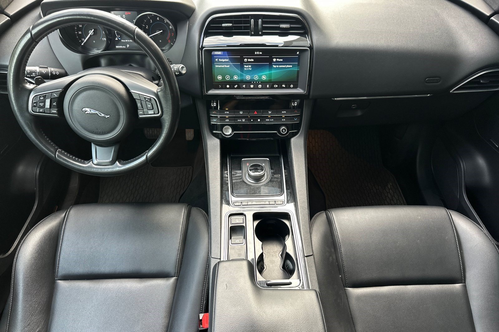Used 2020 Jaguar F-PACE Premium AWD/4WD image 16