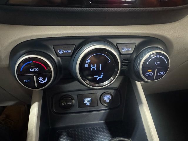 Used 2020 Hyundai Venue image 14