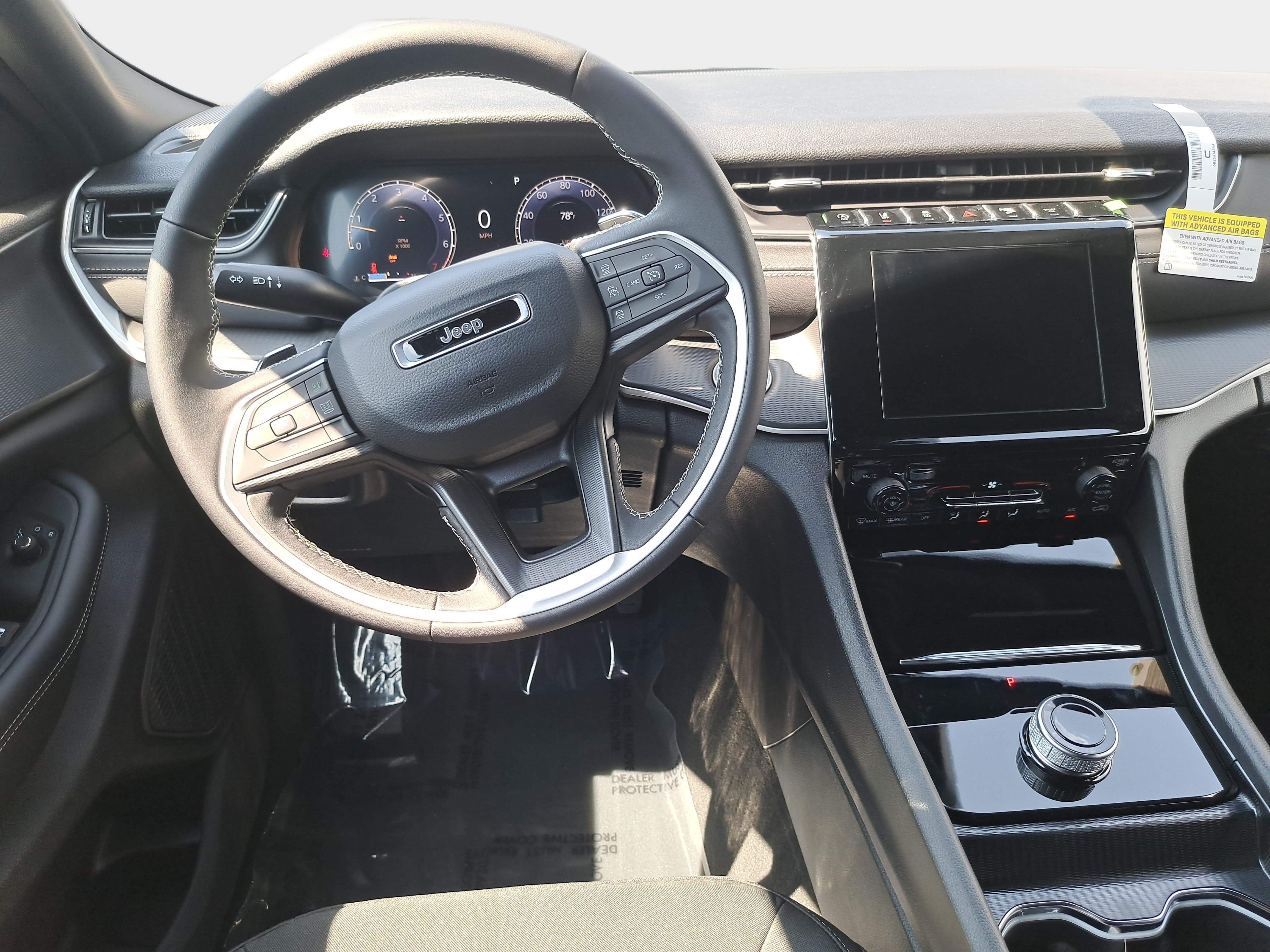New 2026 Jeep Grand Cherokee Laredo AWD/4WD image 15