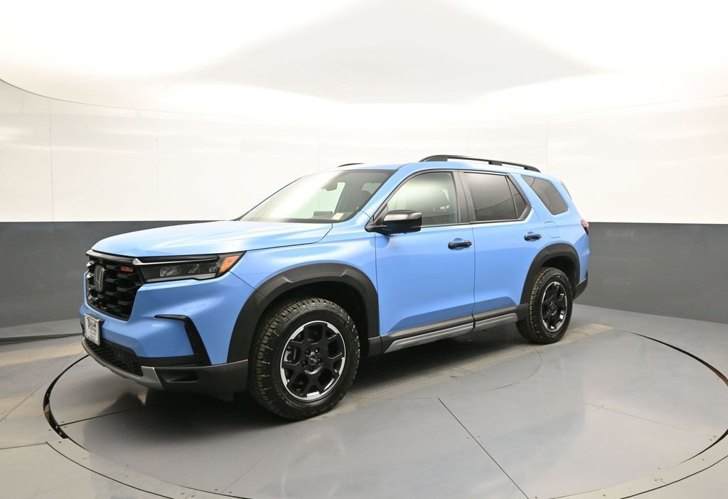 Used 2025 Honda Pilot TrailSport image 10