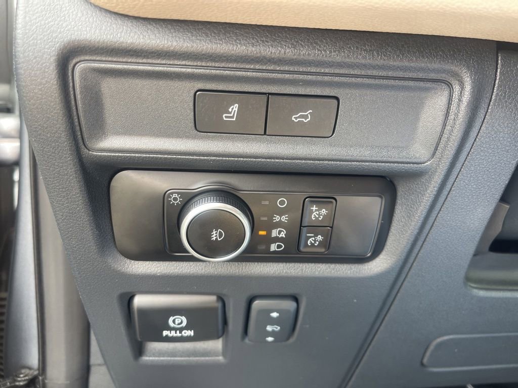 Used 2024 Ford Expedition Limited image 16