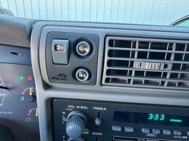 Used 1996 Chevrolet Blazer 4WD 4-Door image 28