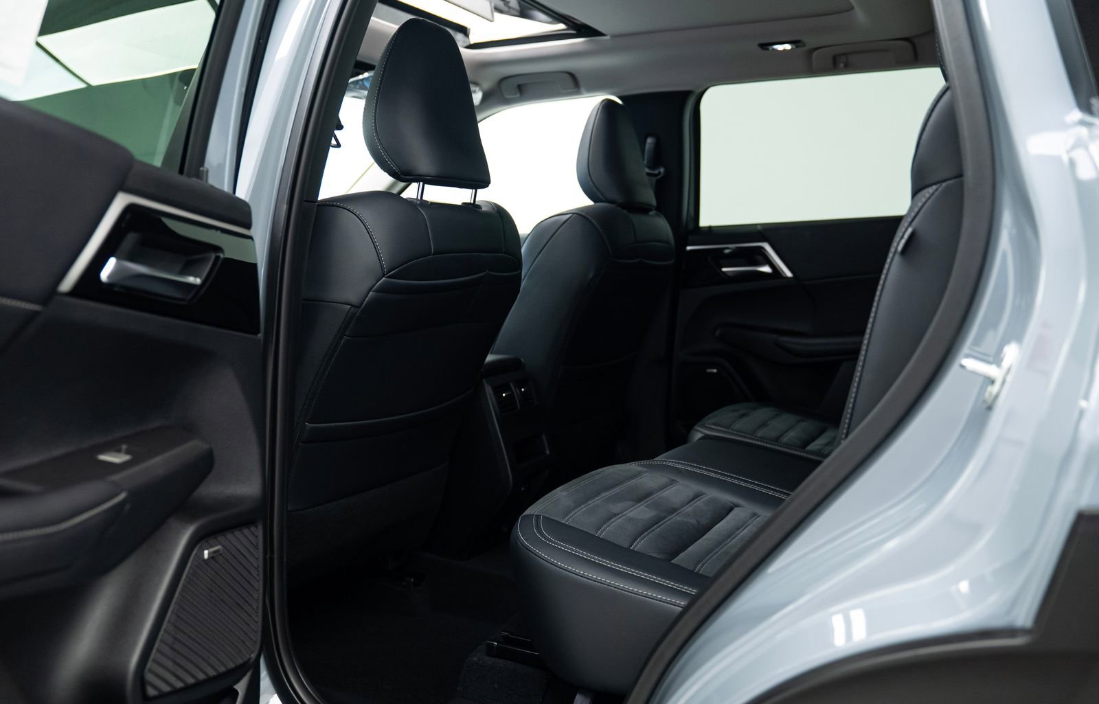 New 2026 Mitsubishi Outlander Trail Edition image 24