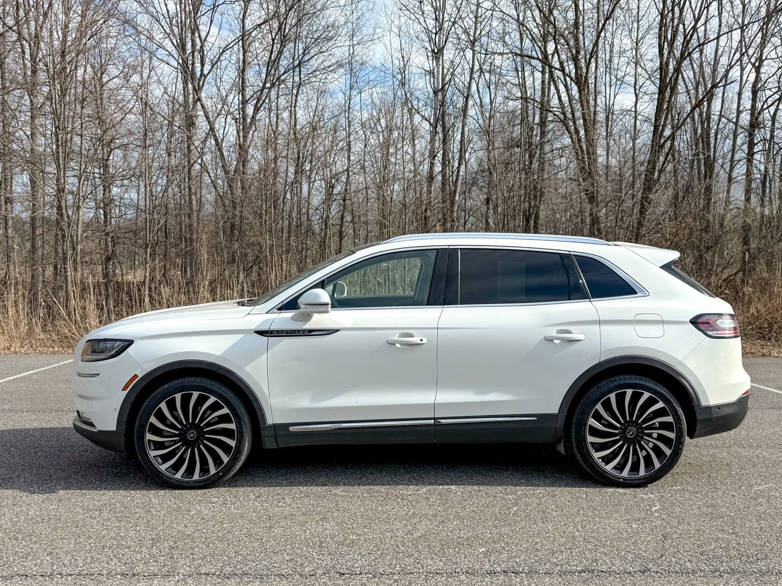 Used 2022 Lincoln Nautilus Black Label w/ Cargo Utility Package image 8