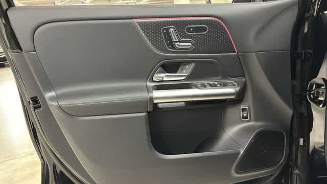Used 2025 Mercedes-Benz GLA 250 4MATIC image 12