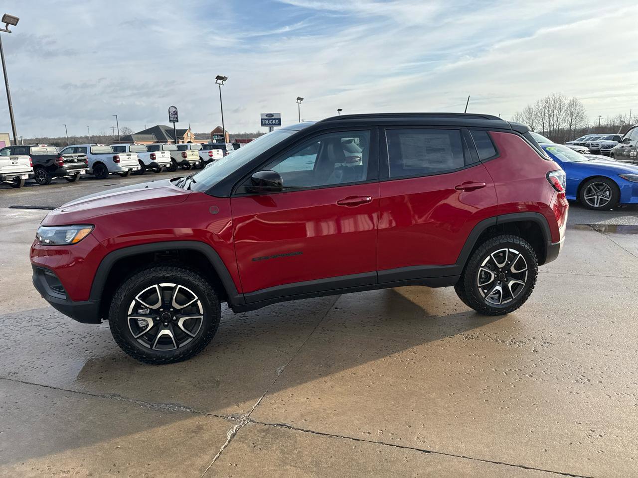 New 2026 Jeep Compass Trailhawk w/ Sun, Sound & Navigation Group AWD/4WD image 17