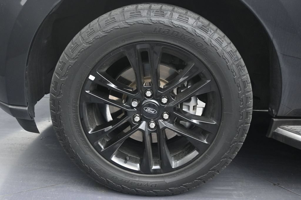 Used 2023 Ford Expedition XLT RWD image 9