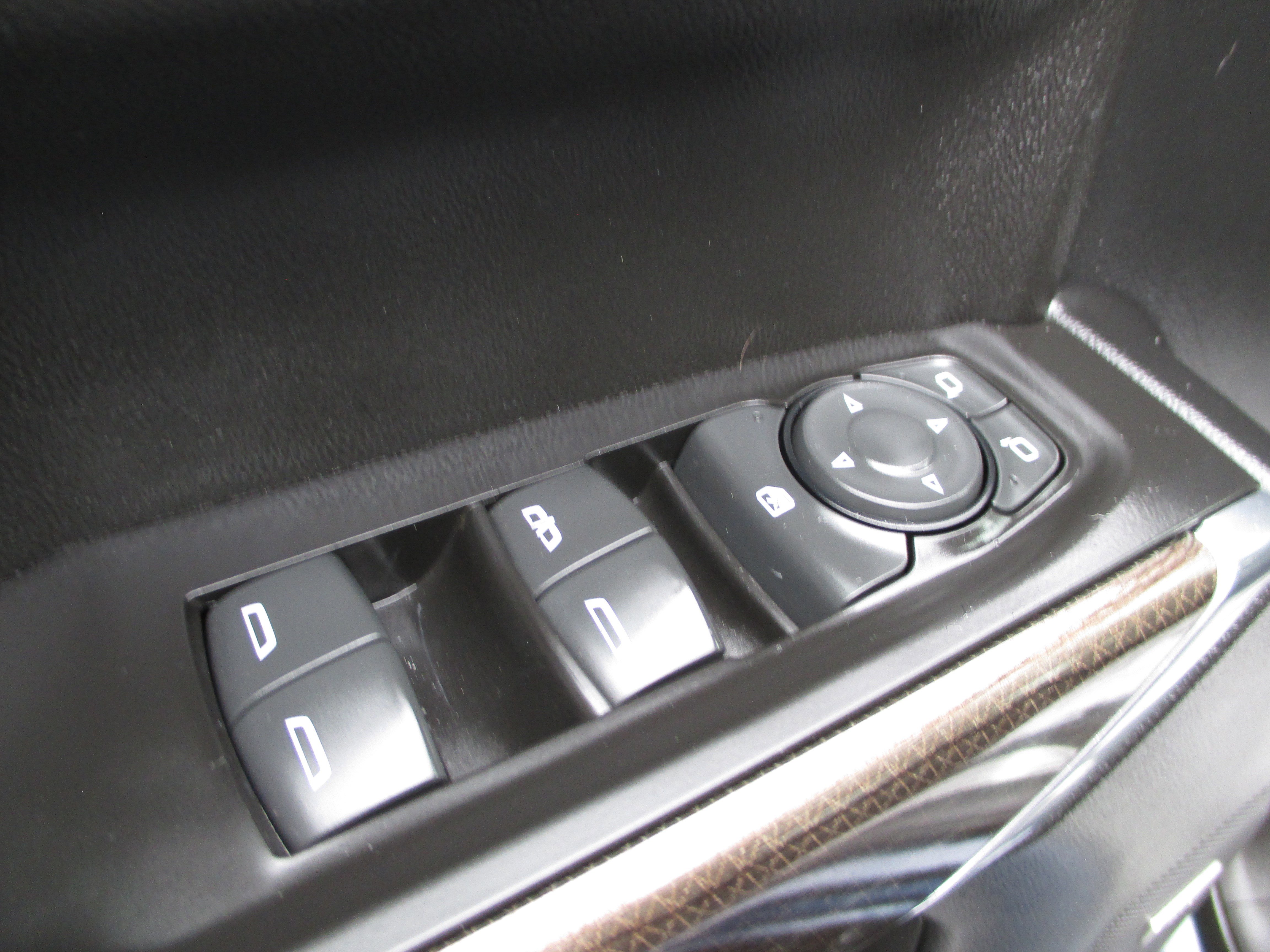 Used 2021 Chevrolet Silverado 1500 LT Trail Boss w/ Convenience Package II AWD/4WD image 14