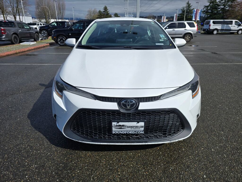 Used 2020 Toyota Corolla LE image 2