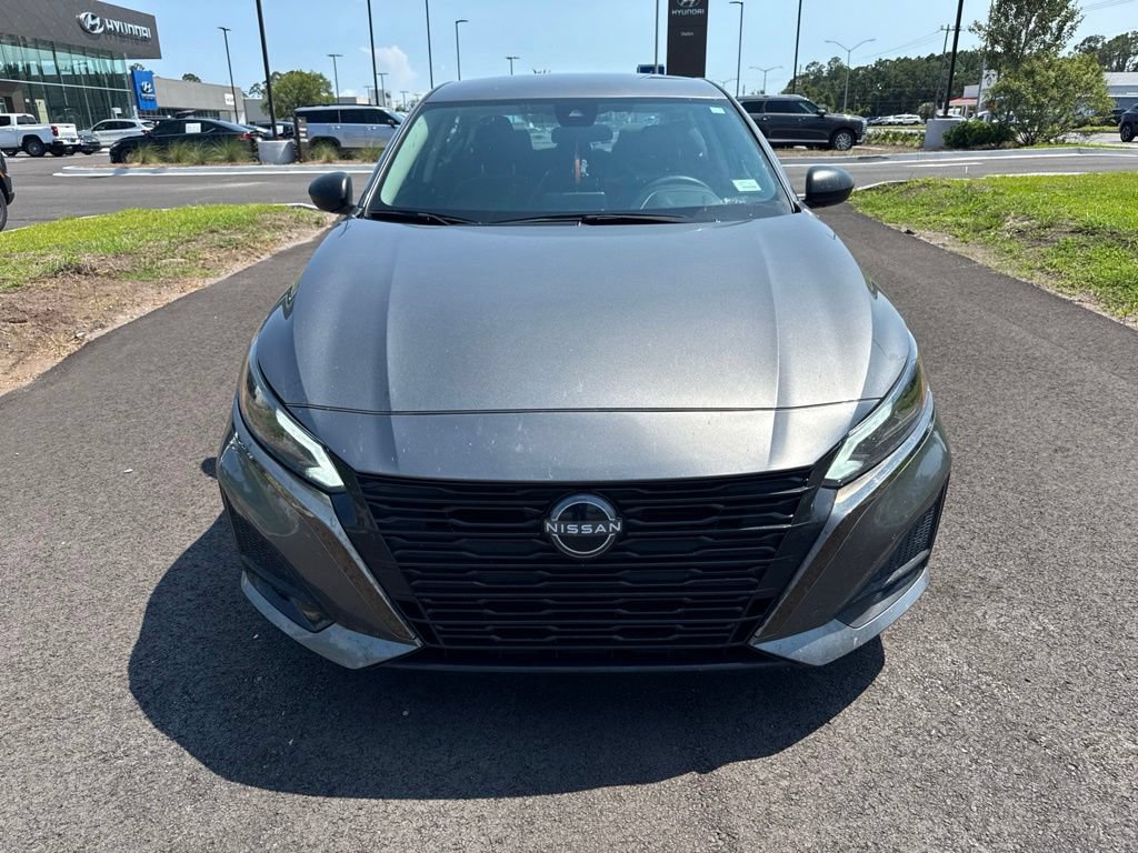 Used 2024 Nissan Altima 2.5 SV FWD image 2