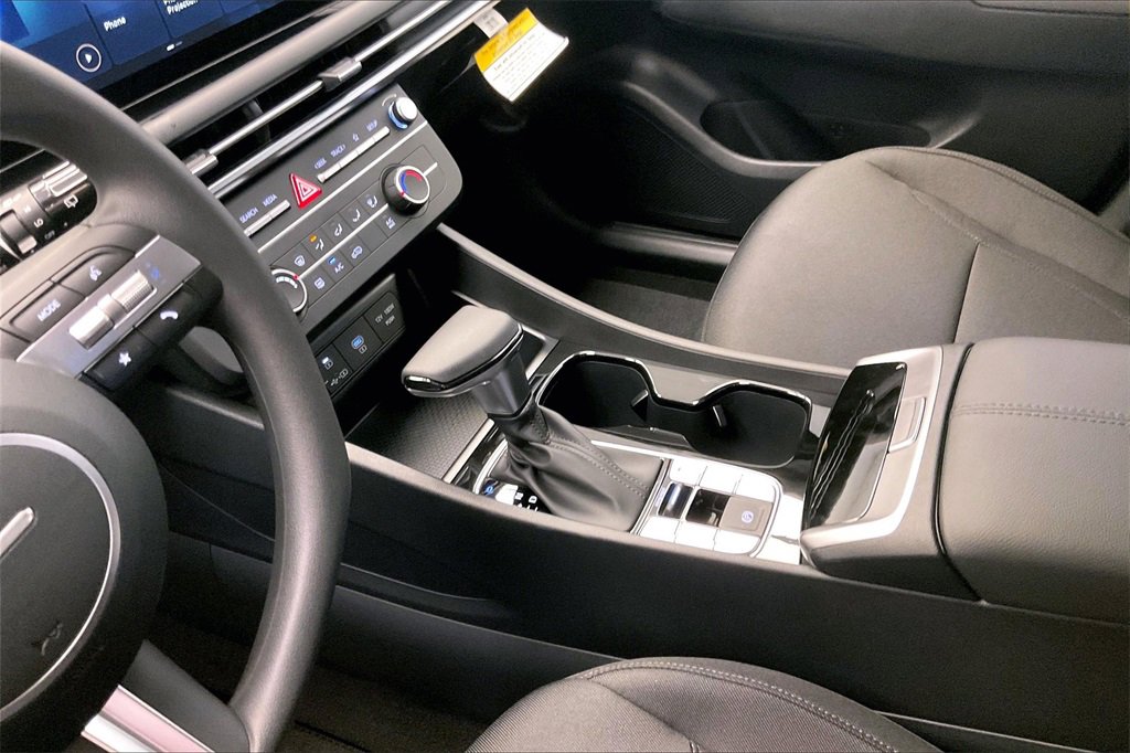 New 2025 Hyundai Tucson SE image 8