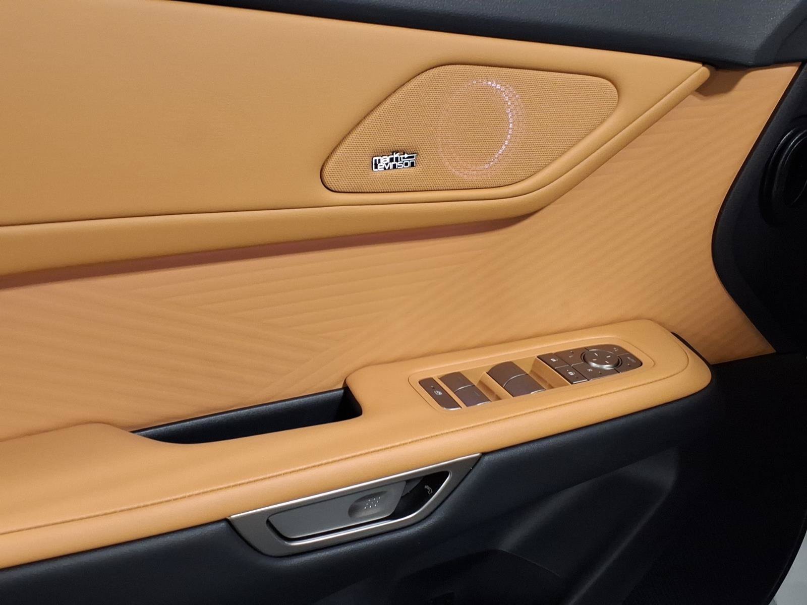New 2026 Lexus ES 350h AWD w/ Cold Area Package image 4