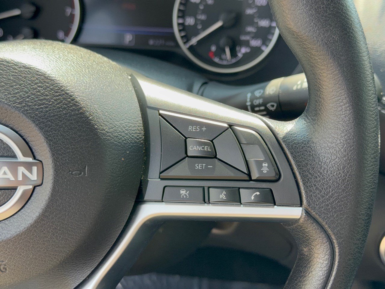 Used 2025 Nissan Sentra SV FWD image 19