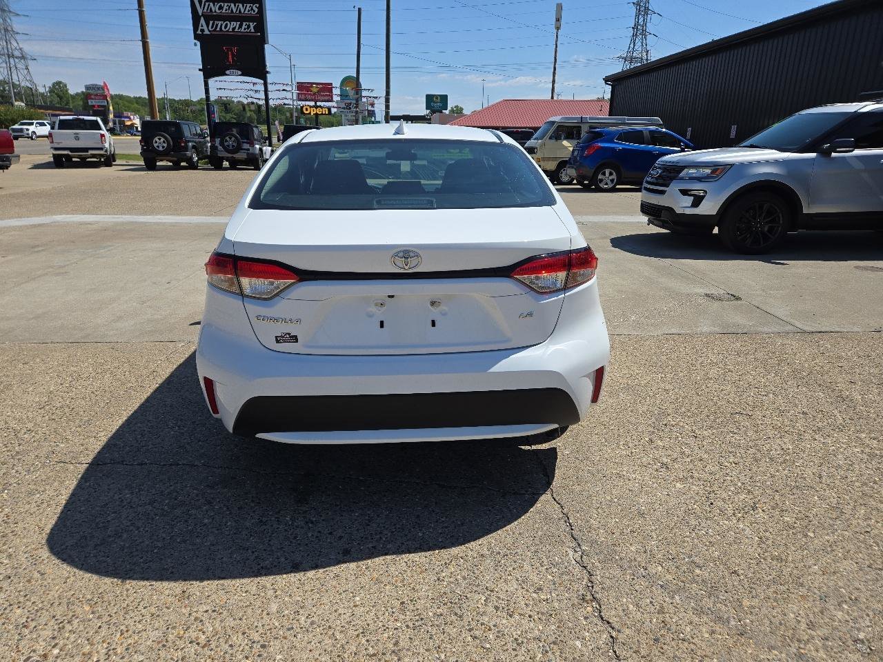 Used 2020 Toyota Corolla LE FWD image 6