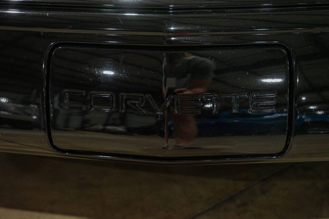 Used 1991 Chevrolet Corvette Coupe RWD image 22