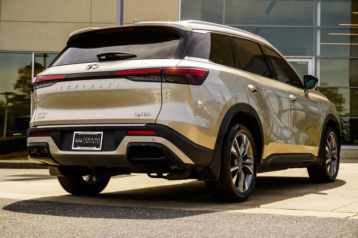 Used 2023 INFINITI QX60 Luxe w/ Cargo Package image 12