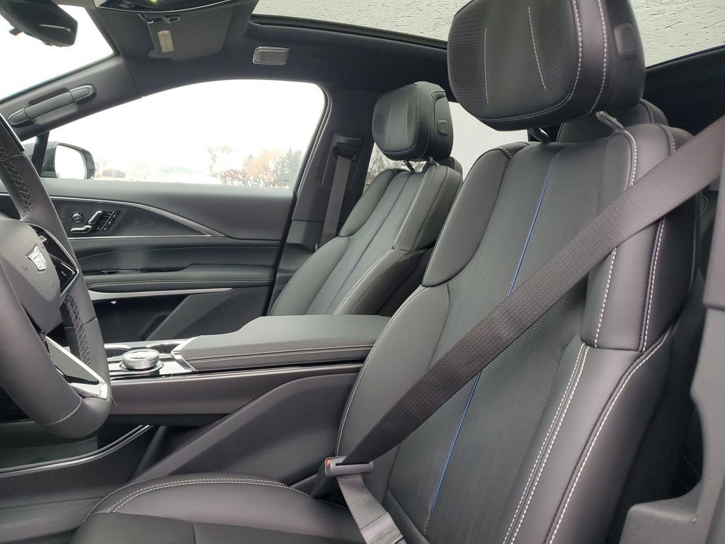 New 2026 Cadillac Lyriq Premium Sport image 19