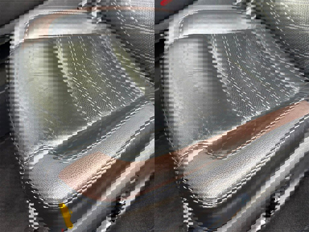 Used 2023 Nissan Pathfinder Platinum w/ Lighting Package (N92) image 16