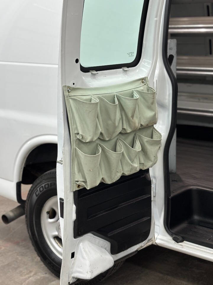 Used 2015 Chevrolet Express 2500 image 10