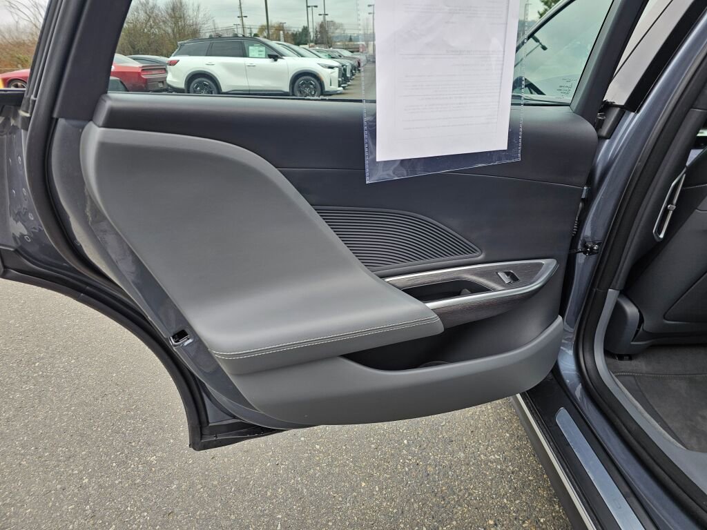 Used 2024 Lucid Air Touring image 19