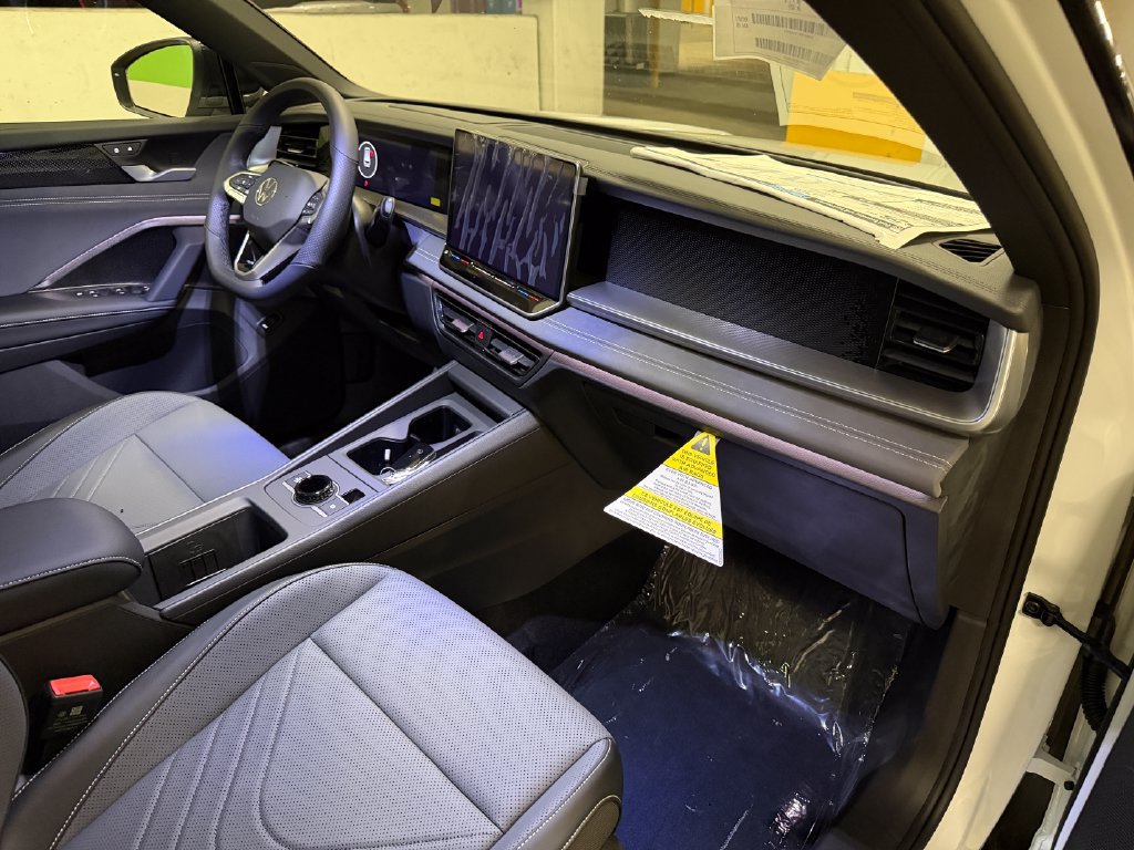 New 2026 Volkswagen Tiguan SE R-Line AWD/4WD image 20