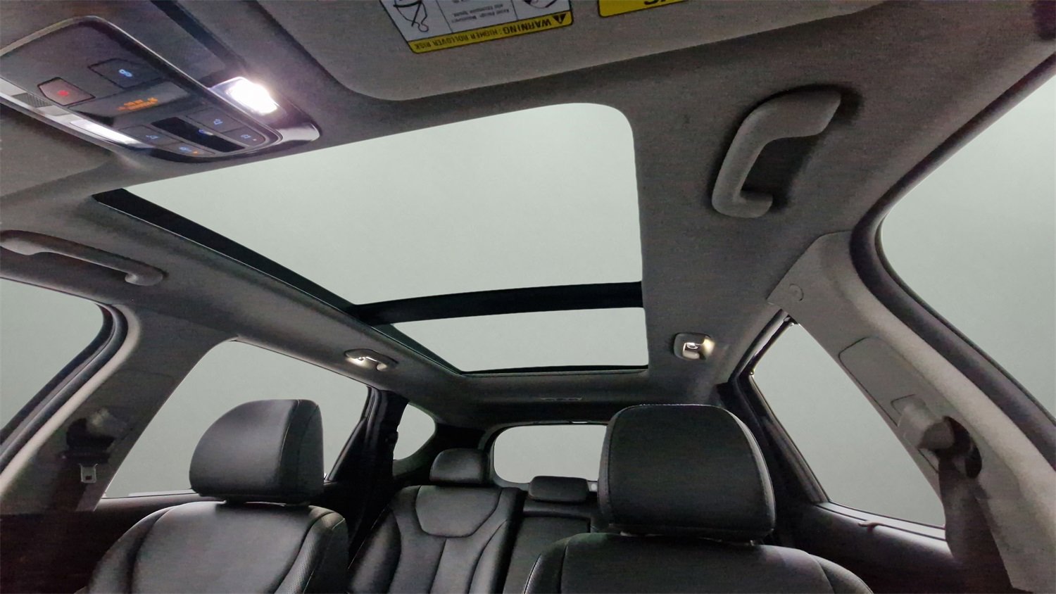 Used 2023 Hyundai Santa Fe Limited image 25