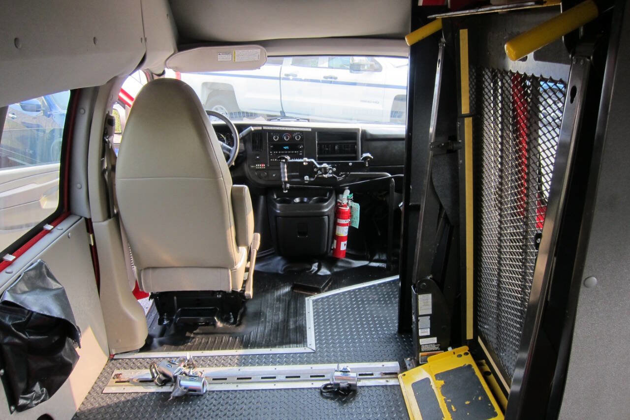 Used 2011 GMC Savana 2500 image 20