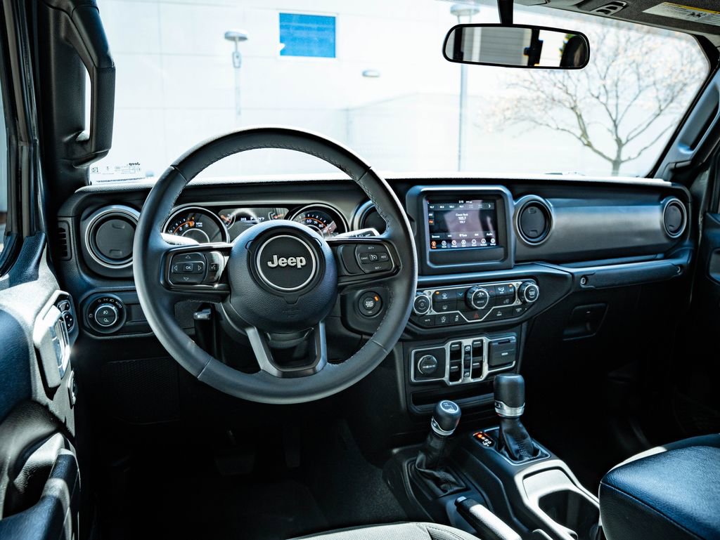 Used 2023 Jeep Gladiator Sport image 30