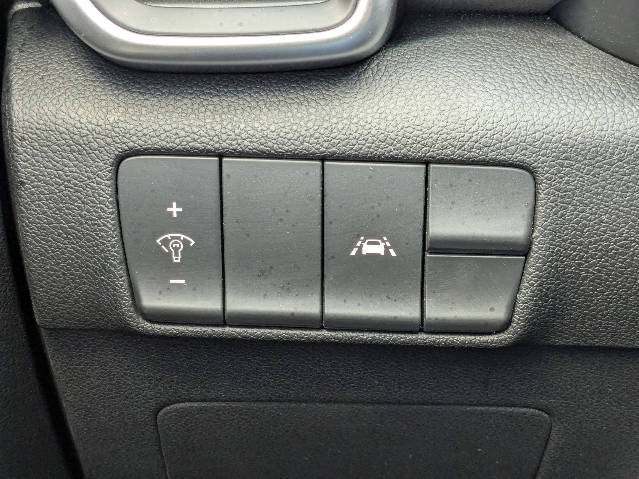 Used 2020 Kia Sportage LX image 16