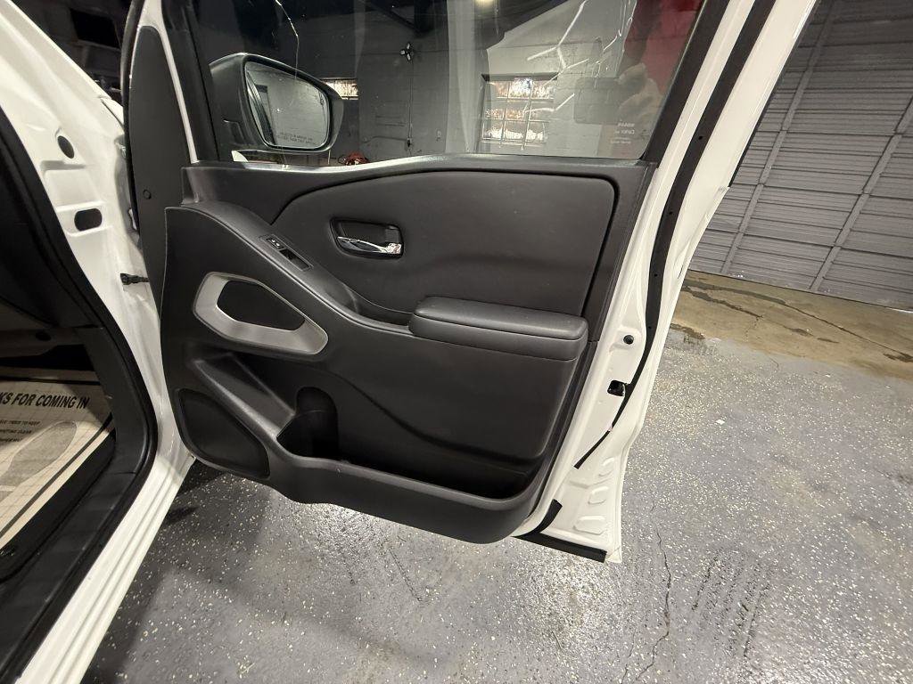Used 2022 Nissan Frontier SV image 29